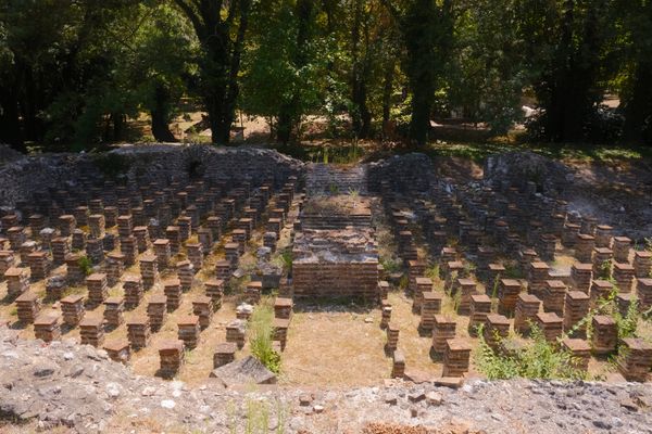 Ancient Cities and histo-- Is that TGI Fridays?